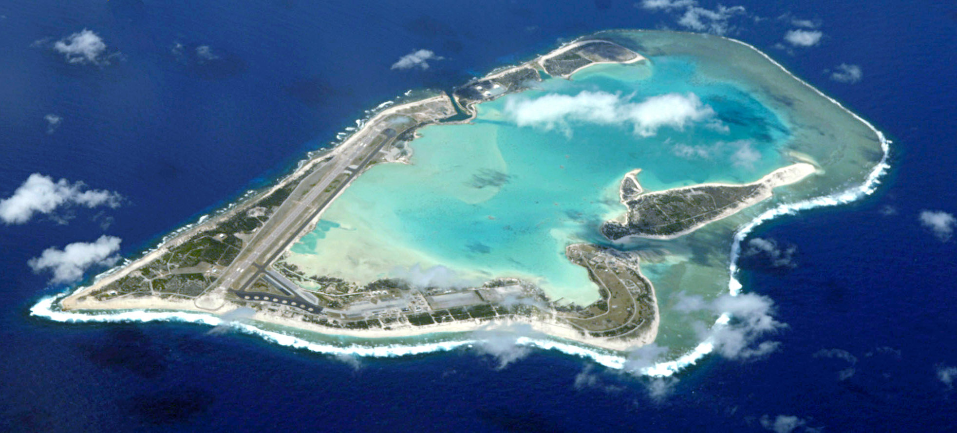 Wake_Island_air.JPG