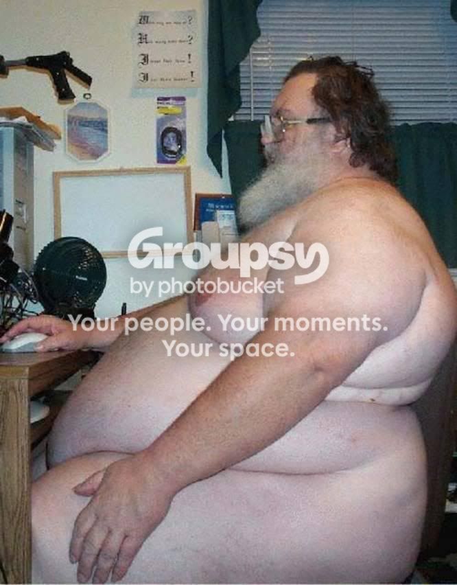 989523FatManAtComputer.jpg